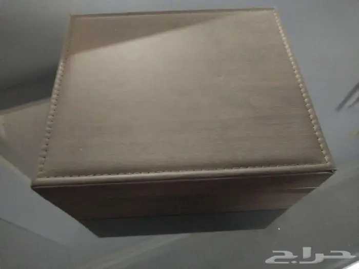 صندوق فاخر يصلح كهدية يحوي مسبحة وقلم وساعة وكبك 1