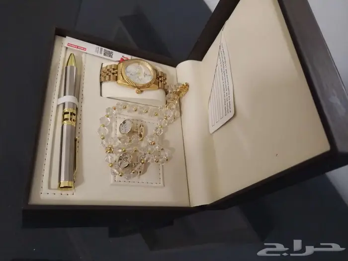 صندوق فاخر يصلح كهدية يحوي مسبحة وقلم وساعة وكبك 0