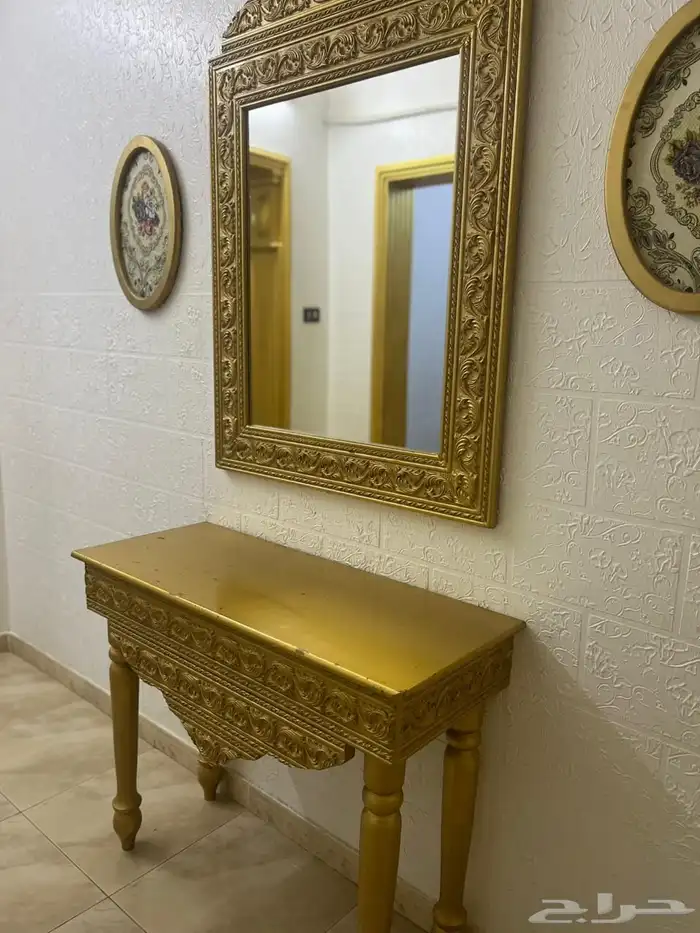 للبيع مدخله والمرايه واللوحتين 3
