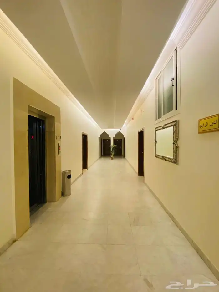 للبيع فندق وشقق طريق الشفا 25