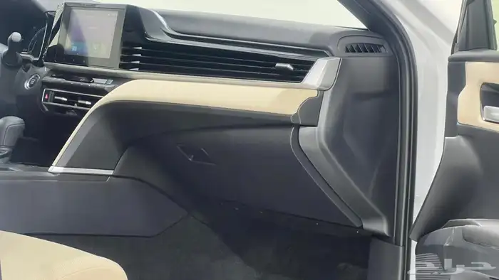 تويوتا كامري 2025 8