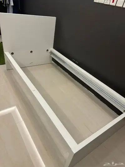 سرير ايكيا استخدام 3 شهور نظيف 1