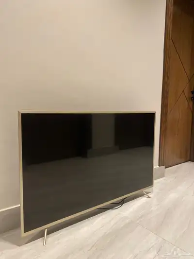 شاشه سليمه ما فيها الا مشكله وحده ضلام اشوي اذا شغلتها فقط 2