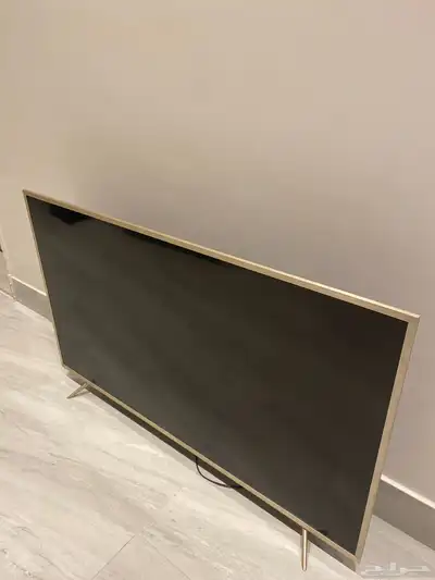 شاشه سليمه ما فيها الا مشكله وحده ضلام اشوي اذا شغلتها فقط 0