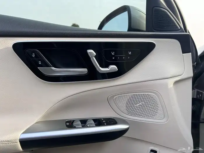 مرسيدس C300 وارد امريكا موديل 2022 بدبي 12