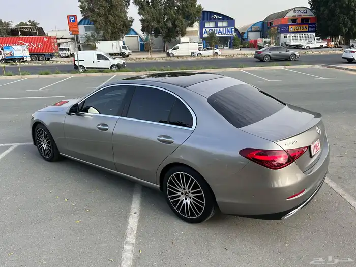 مرسيدس C300 وارد امريكا موديل 2022 بدبي 6