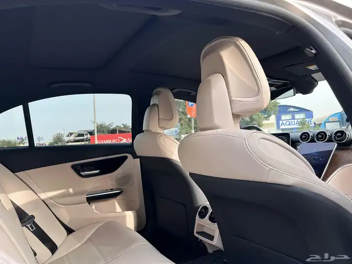 مرسيدس C300 وارد امريكا موديل 2022 بدبي 8