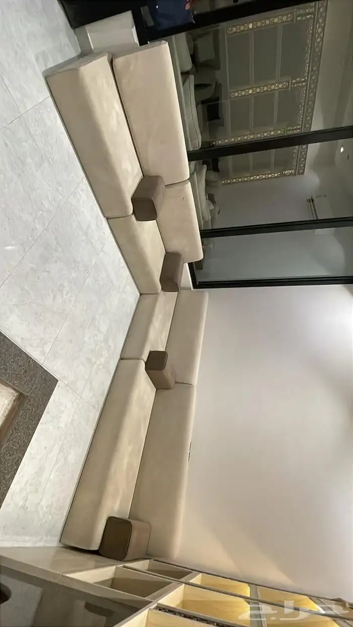 جلسة ارضية مجلس عربي كريمي نظيف 0