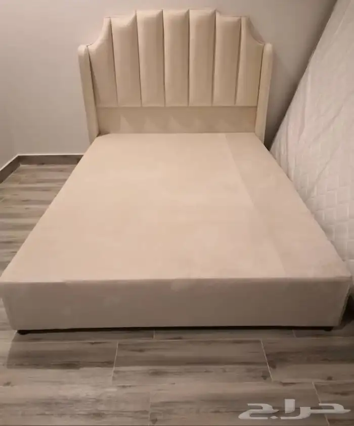 تفصيل غرف نوم تركيب ديكورات خشب والتنجيد 22