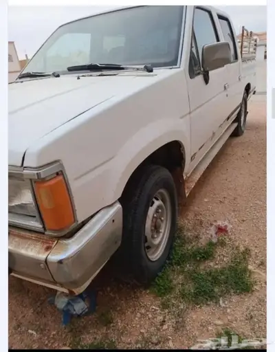 اللبيع نيسان ددسن موديل 90 تحمل لوحه مميزه 4