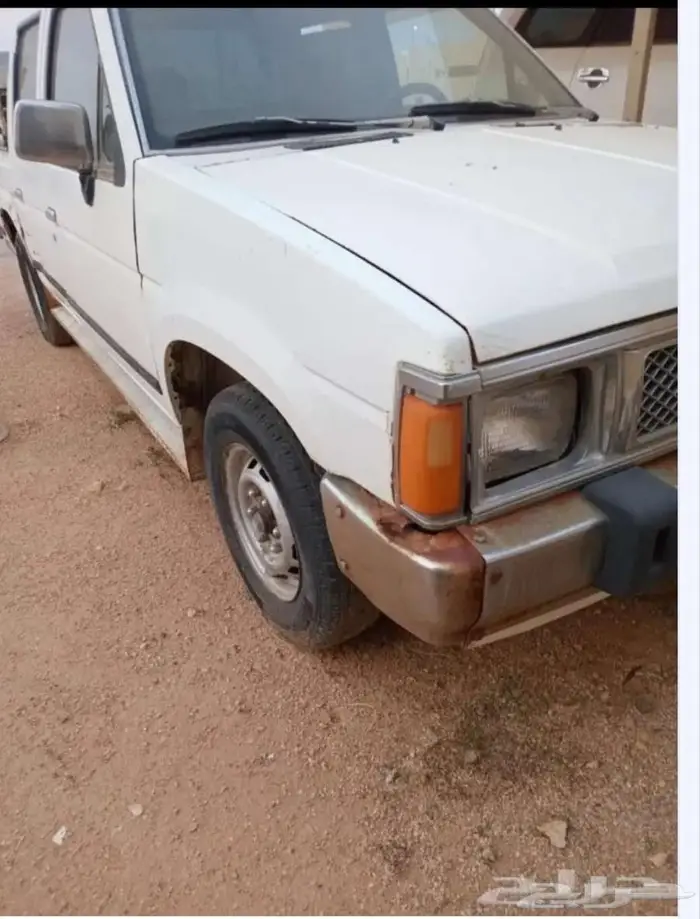 اللبيع نيسان ددسن موديل 90 تحمل لوحه مميزه 1