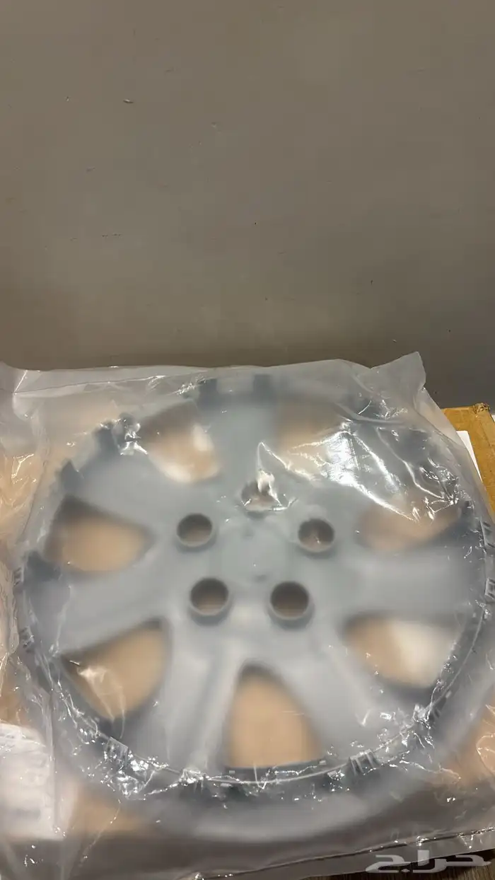 للبيع طاسة كامري 2011 حبة وحدة 1