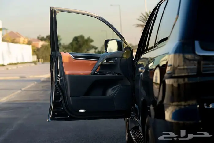 لكزس LX 570 - 2016 قمة بالنظافة ممشى قليل 27