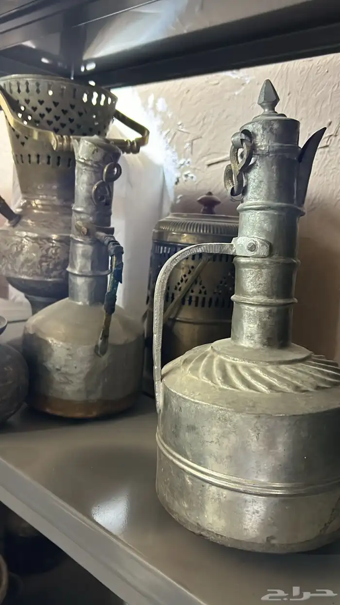 تراث للبيع دلة قشر تراثيه. وجيك وضوء قديم ثقيل تراث العدد 2 3