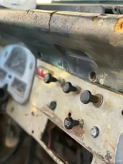 للبيع او تشليح قطع غيار جيب شاص وربع من 77 الى84 20