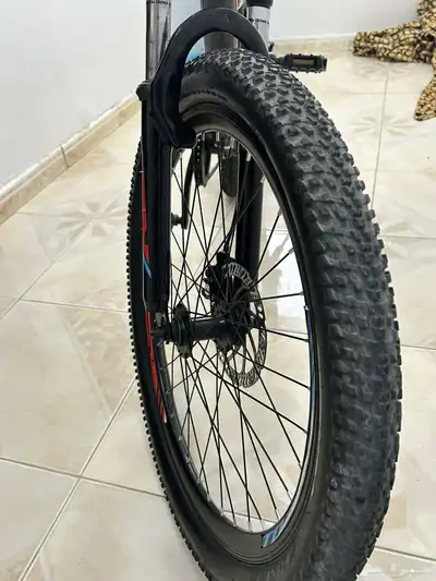 سيكل نضيف و جددد على الشرط 1