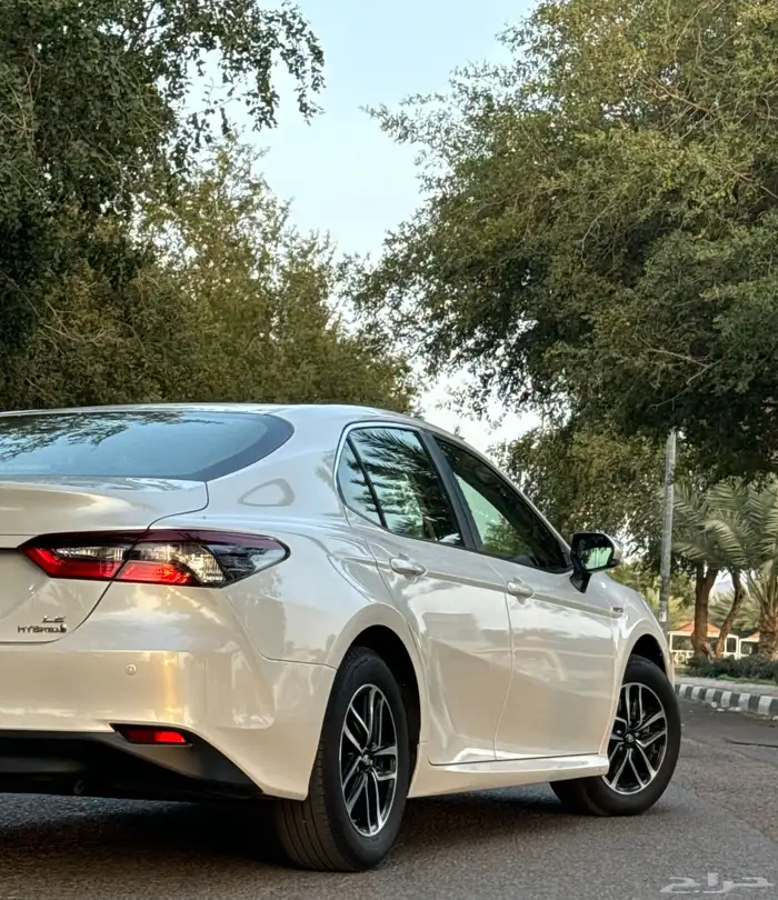 للبيع كامري هايبرد LE موديل 2024 30