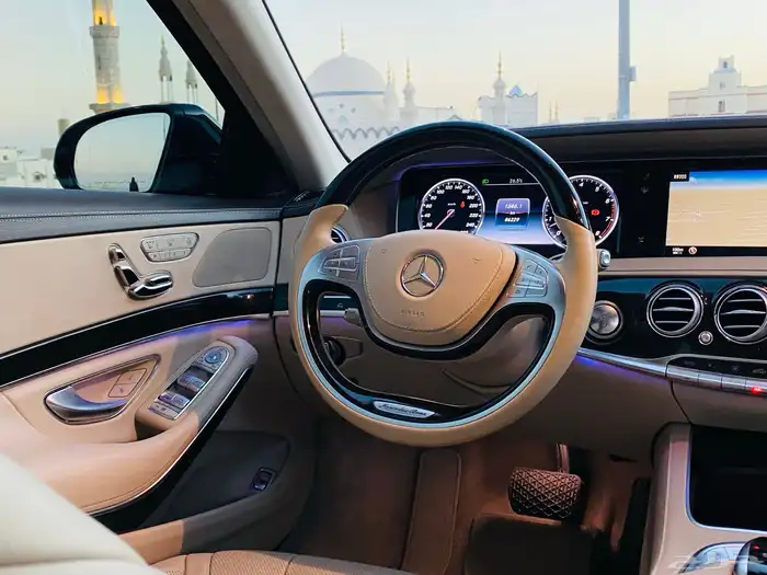مرسيدس يخت S400 مخزن تم البيع 44