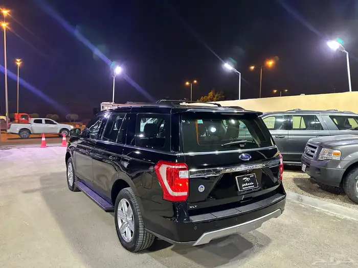 فورد اكسبديشن 2018 دبل نص فل قصير عداد قليل 17