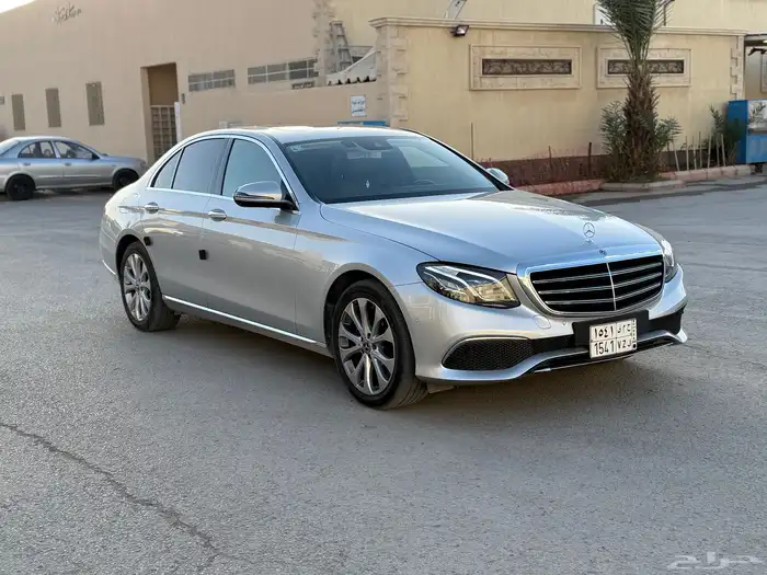 مرسيدس E220 ديزل 2020 قمة قمة قمة بالنظافة 6