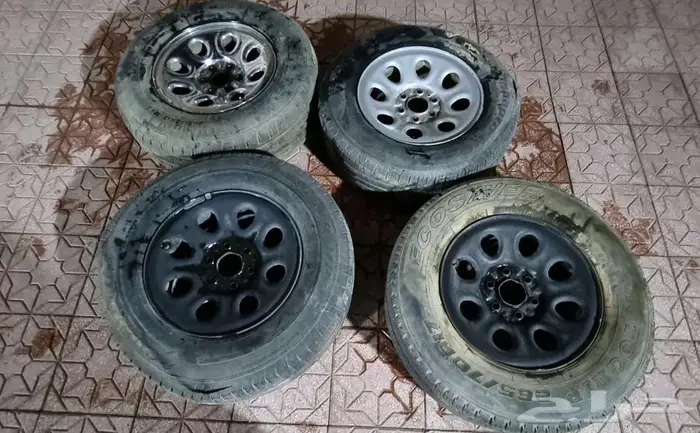 4 جنوط و 2 طيس اصليه جمس وشفر سلفرادو و سييرا حديد 5