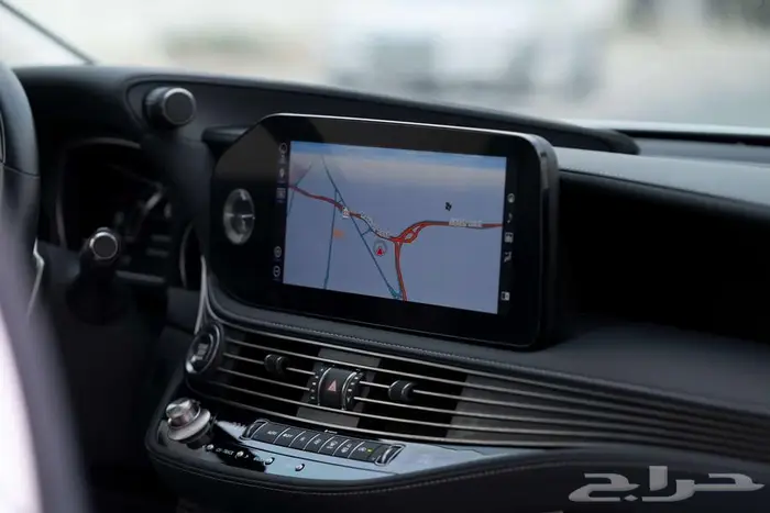 لكزس LS500 CC عبداللطيف جميل مخزنة أول مستخدم من الوكالة2021 34