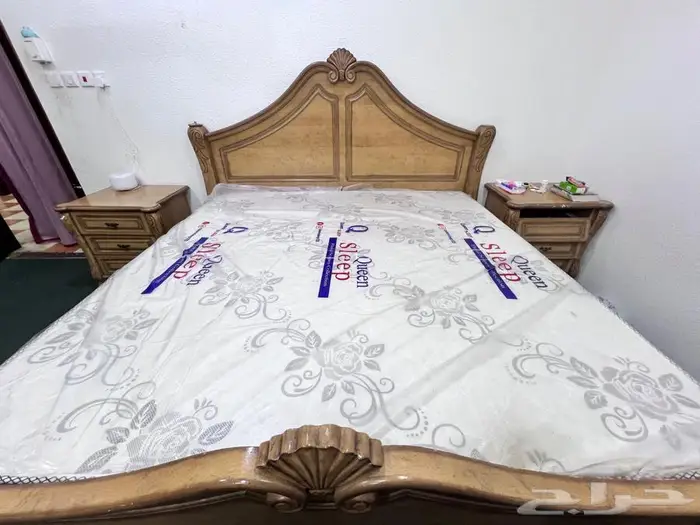 Bedroom set in good condition for sale 3