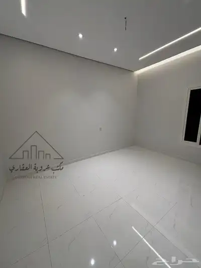 للبيع فيلا روف علوي حي الصفاء 7