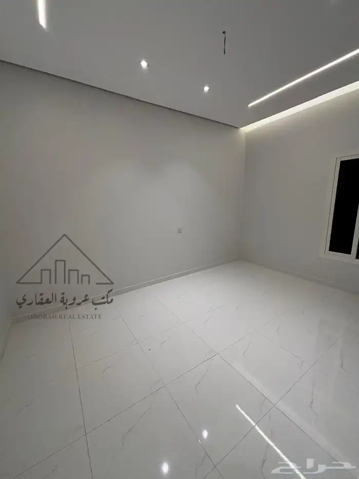للبيع فيلا روف علوي حي الصفاء 7