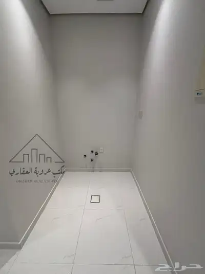 للبيع فيلا روف علوي حي الصفاء 15