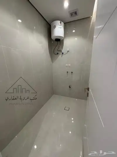 للبيع فيلا روف علوي حي الصفاء 14