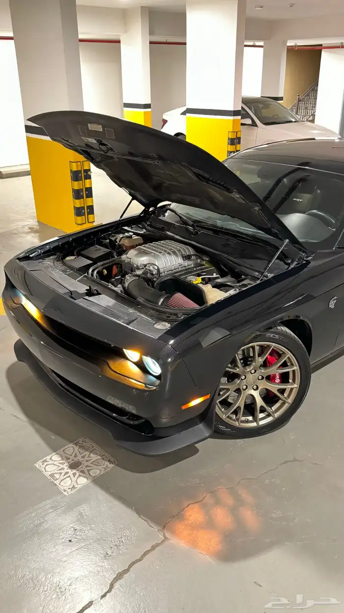 تشالنجر هيلكات Phantom Black 36