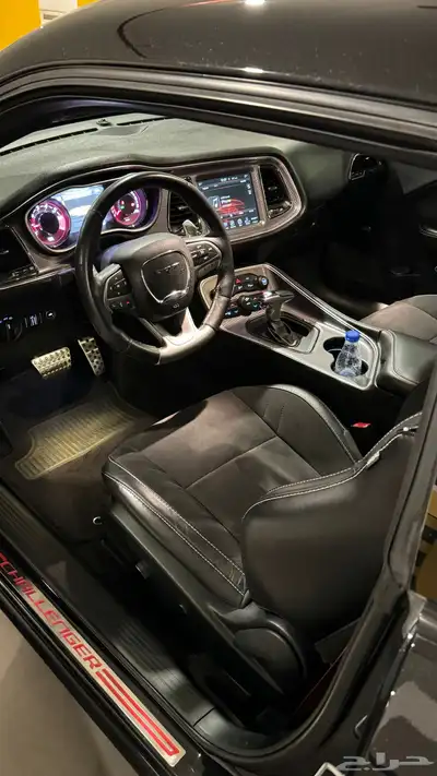 تشالنجر هيلكات Phantom Black 32