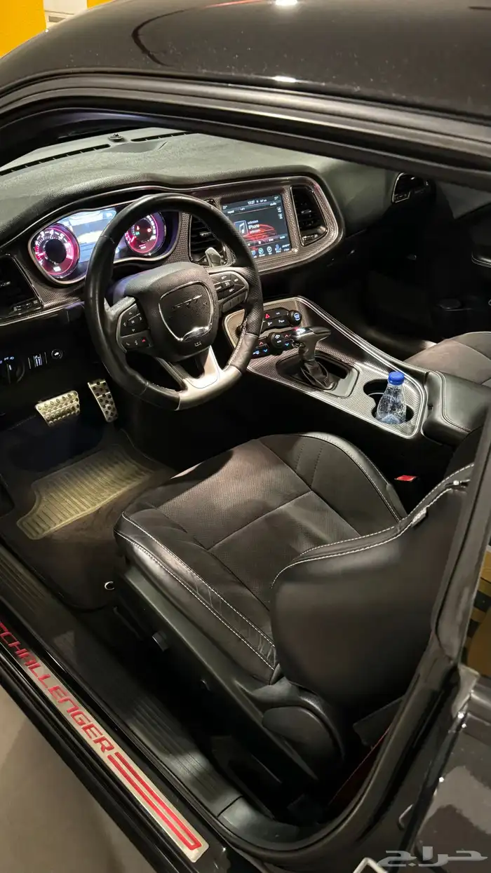 تشالنجر هيلكات Phantom Black 32