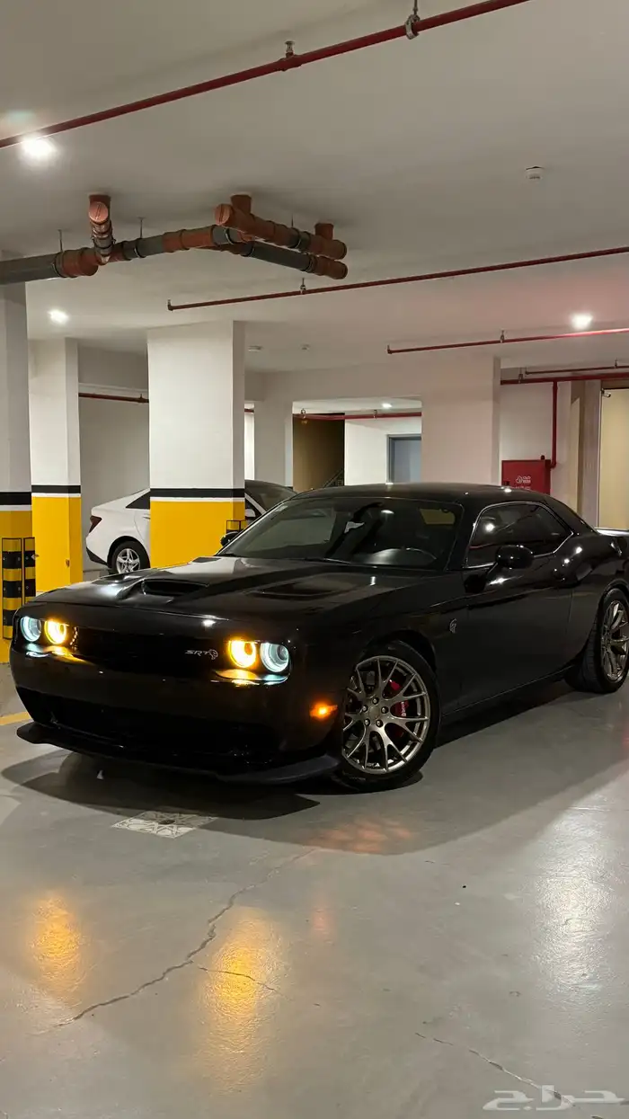 تشالنجر هيلكات Phantom Black 37