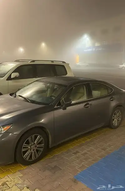 لكزس ES350 نظيف 7