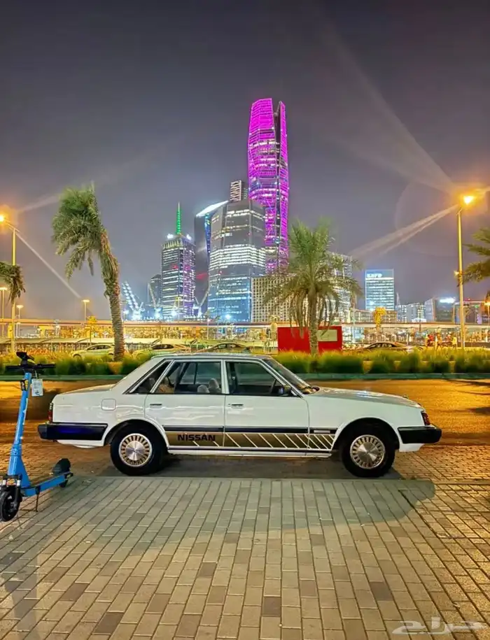 نيسان لوريل 200 L كلاسيك 8