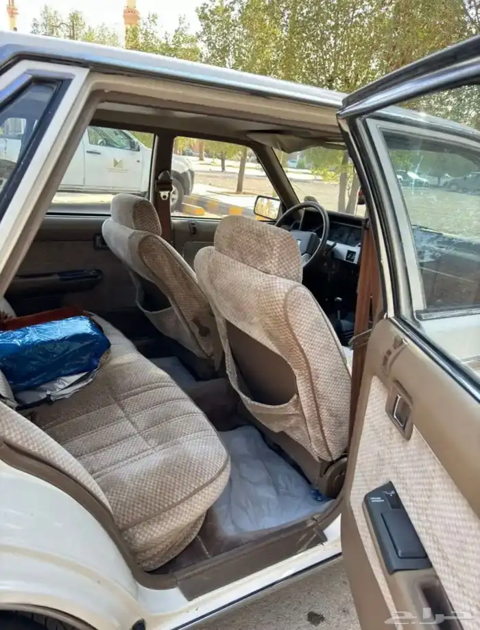 نيسان لوريل 200 L كلاسيك 11
