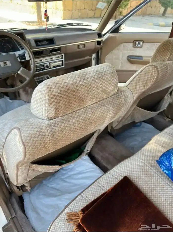 نيسان لوريل 200 L كلاسيك 14