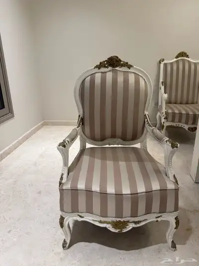 كنب و طاولات بحاله ممتازه 1