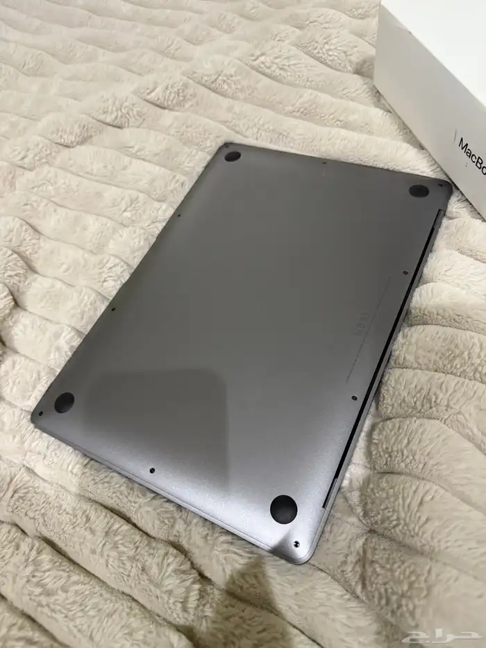 لابتب ماك بوك اير ام 1 2