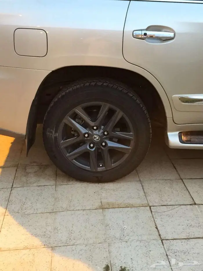 تتوفر لديناجميع انواع جنوط اللكزس Lexuse 71