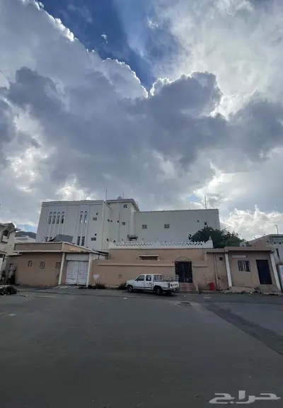عمارة تجارية في المسقي تم تنزيل الحد مليون و300 5