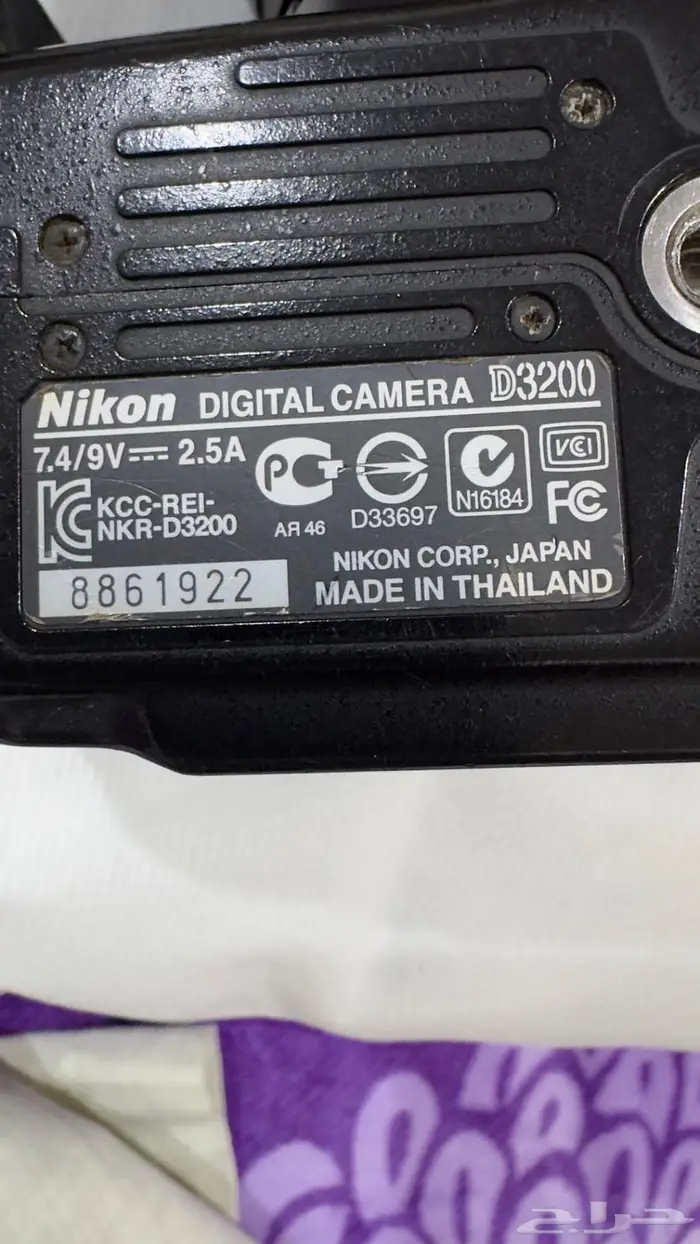 كاميرا احترافية نيكون 3