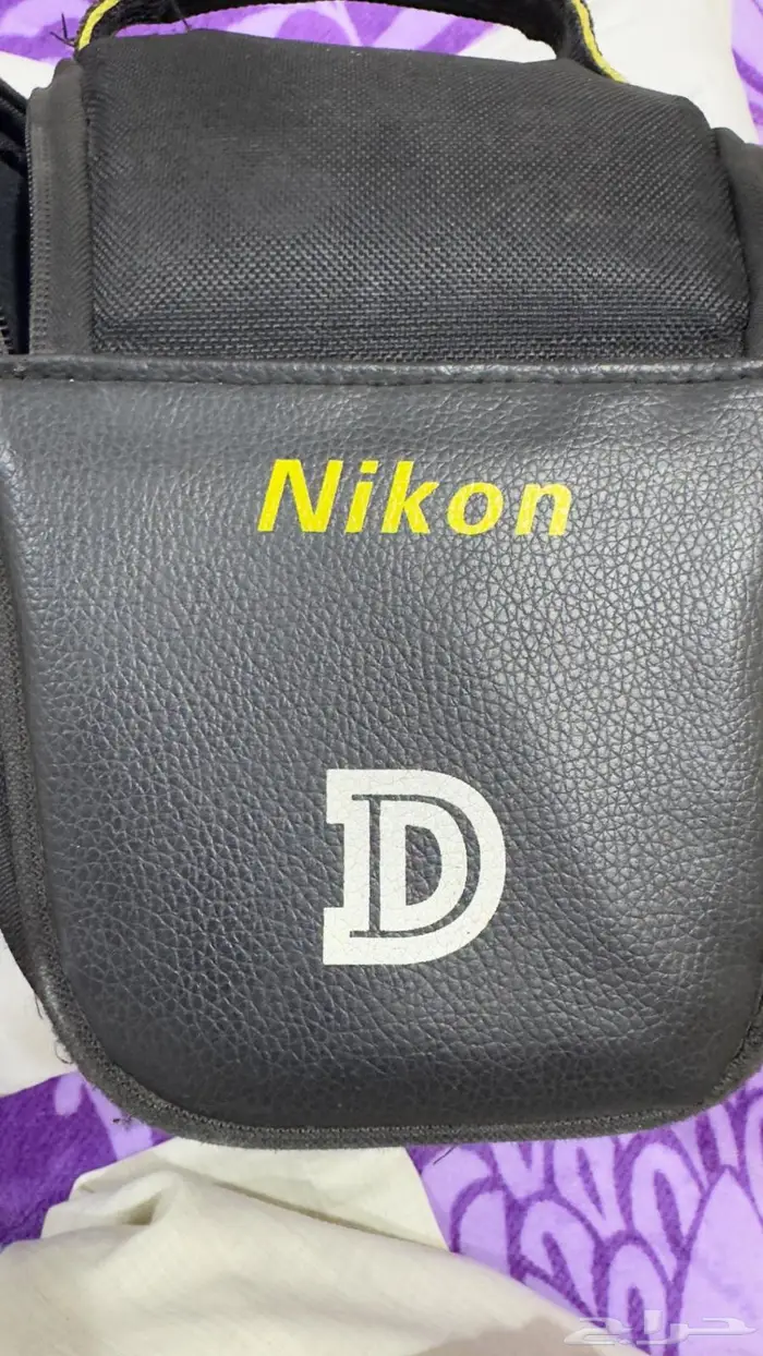 كاميرا احترافية نيكون 4