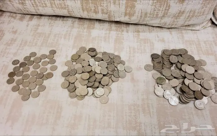 عملات قديمه ومنها فضه 0