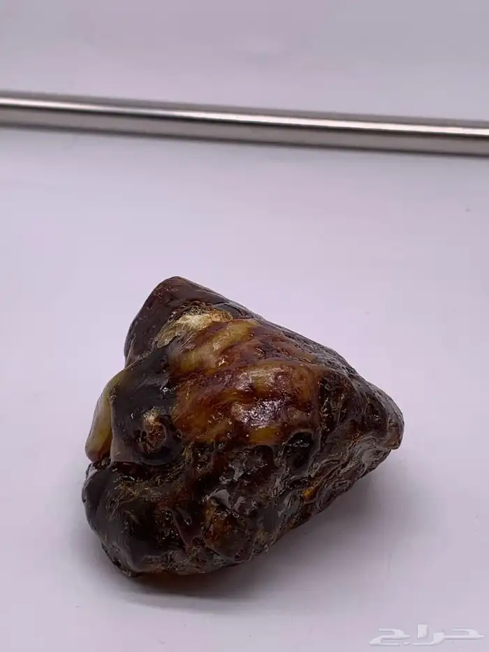 حجر كهرمان طبيعي بيور 3
