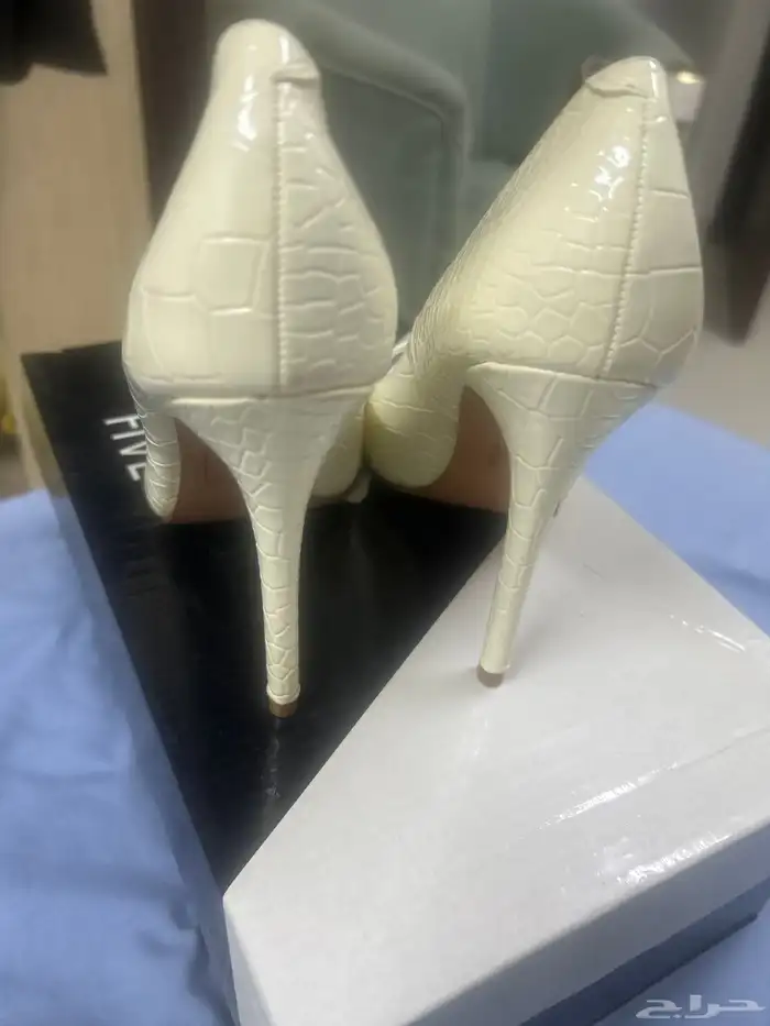 احذيه نسائيه تصفيه محل .علي 30 ريال 1