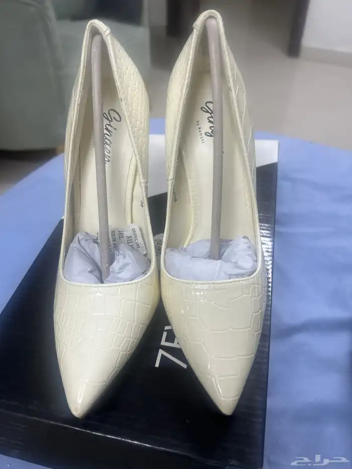 احذيه نسائيه تصفيه محل .علي 30 ريال 2