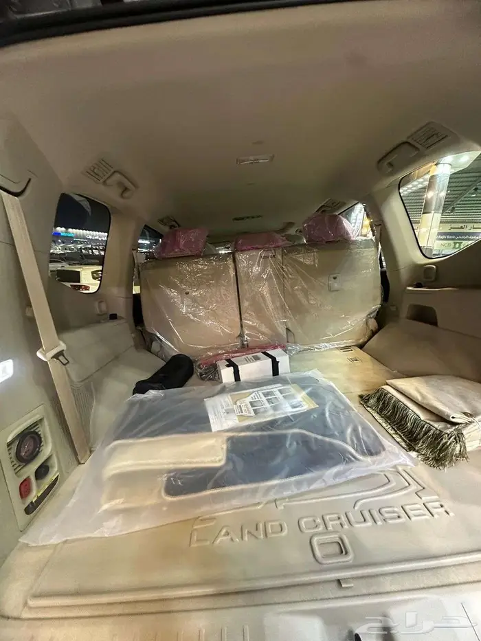 لاندكروزر GXR L3 موديل 2025 (ذهبي -رمادي -اسود) 20